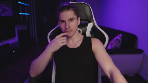 Dorian Reyes online show from 05/17/26, 08:05