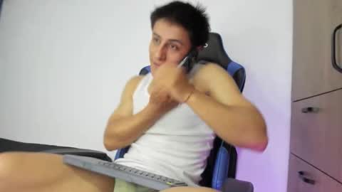 Snapshot of dorman_boy chatting on 11/10/25, 02:10 dorman_boy online show from 11/10/25, 02:10