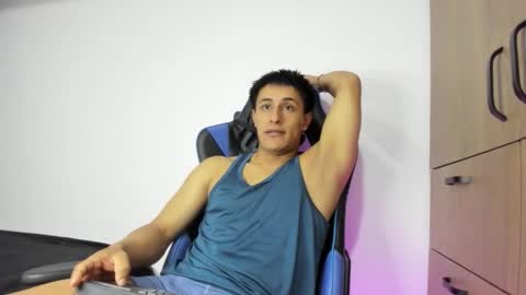 Snapshot of dorman_boy chatting on 11/11/25, 02:11 dorman_boy online show from 11/11/25, 02:11