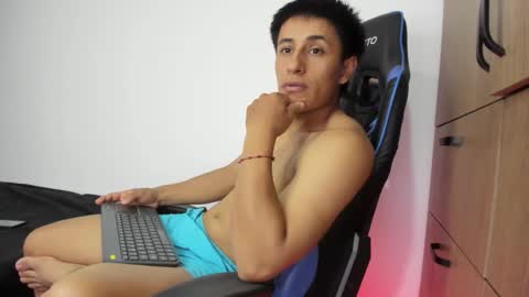 Snapshot of dorman_boy chatting on 11/13/25, 04:55 dorman_boy online show from 11/13/25, 04:55