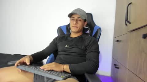 Snapshot of dorman_boy chatting on 11/16/25, 03:56 dorman_boy online show from 11/16/25, 03:56