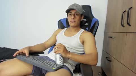 Snapshot of dorman_boy chatting on 11/22/25, 03:22 dorman_boy online show from 11/22/25, 03:22