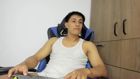 Snapshot of dorman_boy chatting on 12/05/25, 02:20 dorman_boy online show from 12/05/25, 02:20