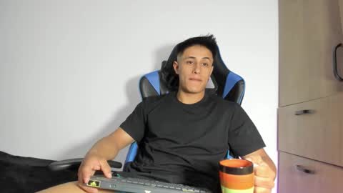 Snapshot of dorman_boy chatting on 02/02/26, 04:33 dorman_boy online show from 02/02/26, 04:33