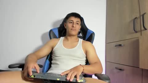 Snapshot of dorman_boy chatting on 02/10/26, 02:15 dorman_boy online show from 02/10/26, 02:15