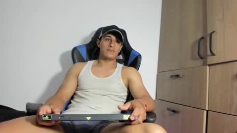Snapshot of dorman_boy chatting on 03/12/26, 02:50 dorman_boy online show from 03/12/26, 02:50