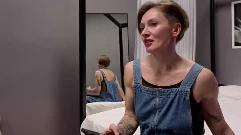 Snapshot of dorothy_meyer chatting on 11/29/25, 09:07 Dorothy Next stream on Monday at 3am-9am online show from 11/29/25, 09:07