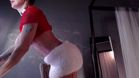 Snapshot of dorothy_meyer chatting on 12/15/25, 06:39 Dorothy Next stream on Monday at 3am-9am online show from 12/15/25, 06:39