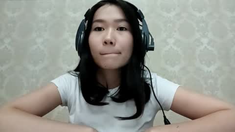 Snapshot of dorothygreene chatting on 10/06/25, 10:45 YuKi online show from 10/06/25, 10:45