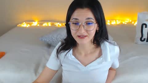 Snapshot of dorotty_ chatting on 12/05/24, 04:42 Your Dorotty online show from 12/05/24, 04:42