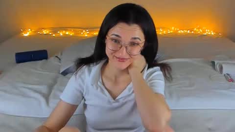 Snapshot of dorotty_ chatting on 12/23/24, 01:51 Your Dorotty online show from 12/23/24, 01:51