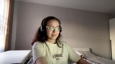 Nikki online show from 09/10/25, 03:23