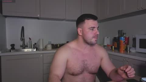 Snapshot of dosilasa chatting on 11/14/25, 07:23 Sasha online show from 11/14/25, 07:23