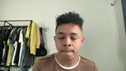 Snapshot of dotadinha chatting on 04/10/26, 01:05 dotadinha online show from 04/10/26, 01:05