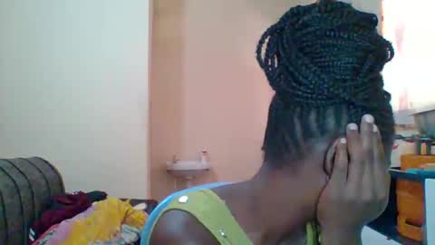 Snapshot of dottletop chatting on 02/18/25, 07:43 dottletop online show from 02/18/25, 07:43