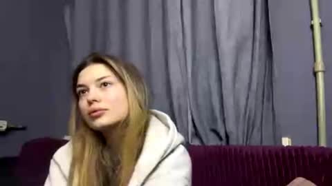 Snapshot of dottybruss chatting on 09/22/25, 04:20 dottybruss online show from 09/22/25, 04:20
