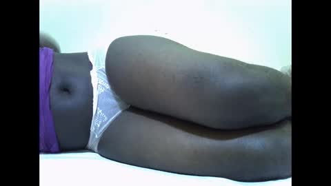 Snapshot of double_love9 chatting on 11/30/25, 03:16 bellie online show from 11/30/25, 03:16