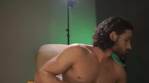 Snapshot of double_luckystrike chatting on 10/15/25, 08:20 Keen online show from 10/15/25, 08:20