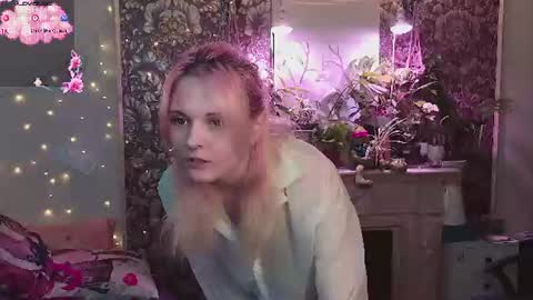 Snapshot of doublebubble_ chatting on 07/07/26, 02:14 DiBi online show from 07/07/26, 02:14