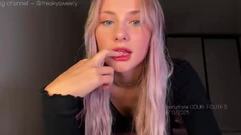 Snapshot of doublecuties chatting on 10/09/25, 12:58 Lana  Eva  dont forget to give us a thumb up online show from 10/09/25, 12:58