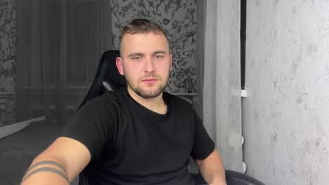 douglas_666 online show from 10/25/25, 07:19