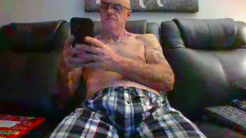 doum1122 online show from 11/18/25, 12:49