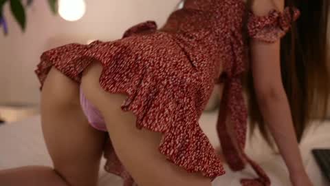 Snapshot of dovia chatting on 10/09/25, 06:33 . . online show from 10/09/25, 06:33