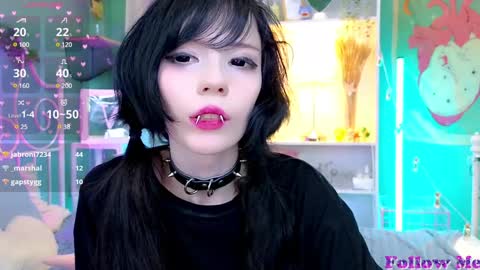 Snapshot of draculaura_ chatting on 12/28/24, 03:26 Draculaura online show from 12/28/24, 03:26
