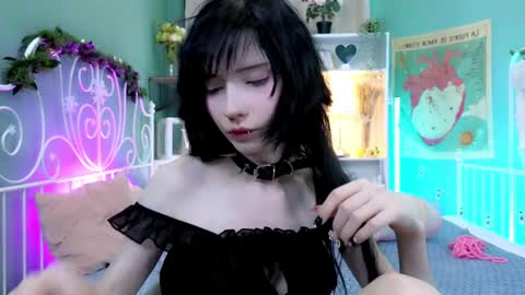 Snapshot of draculaura_ chatting on 01/05/25, 08:42 Draculaura online show from 01/05/25, 08:42