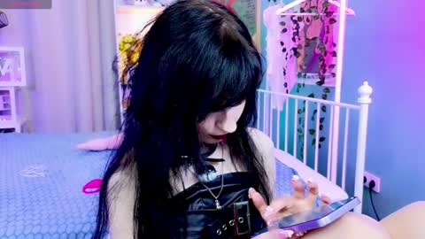 Snapshot of draculaura_ chatting on 01/23/25, 06:45 Draculaura online show from 01/23/25, 06:45