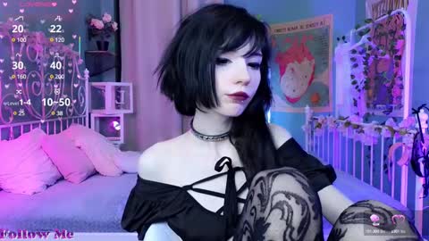 Snapshot of draculaura_ chatting on 02/23/25, 03:24 Draculaura online show from 02/23/25, 03:24