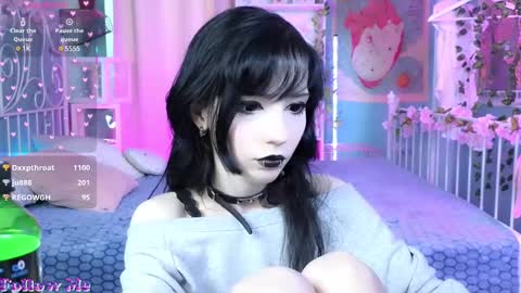 Snapshot of draculaura_ chatting on 02/25/25, 01:50 Draculaura online show from 02/25/25, 01:50