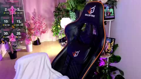 Snapshot of draculaura_ chatting on 06/05/26, 11:27 Draculaura online show from 06/05/26, 11:27