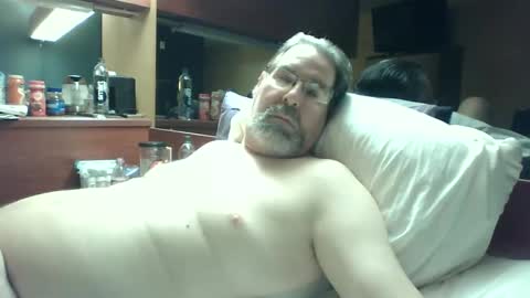 DragonBiMale online show from 12/31/24, 08:45