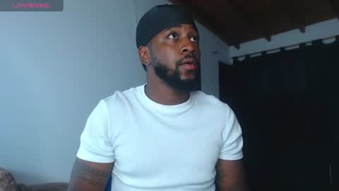 Snapshot of drake_nassir4 chatting on 07/06/26, 03:36 ---Drake--- online show from 07/06/26, 03:36