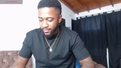 Snapshot of drake_nassir4 chatting on 07/10/26, 05:12 ---Drake--- online show from 07/10/26, 05:12