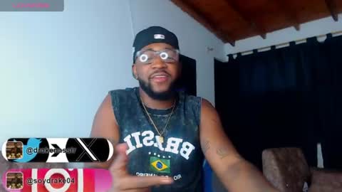 Snapshot of drake_nassir4 chatting on 07/11/26, 07:22 ---Drake--- online show from 07/11/26, 07:22