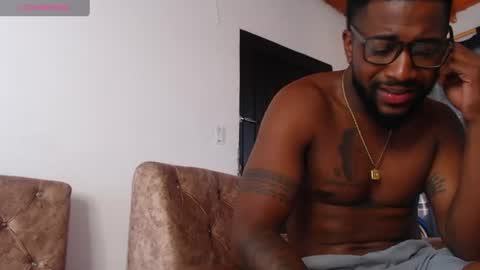 Snapshot of drake_nassir4 chatting on 07/28/26, 02:24 ---Drake--- online show from 07/28/26, 02:24