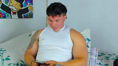 Snapshot of drake_xion1 chatting on 11/18/25, 01:00 drake_xion1 online show from 11/18/25, 01:00