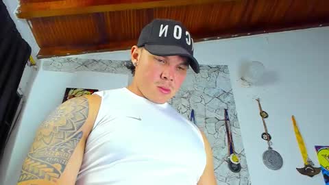 Snapshot of drake_xion1 chatting on 11/23/25, 01:27 drake_xion1 online show from 11/23/25, 01:27