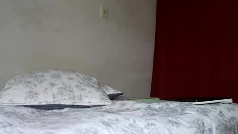 Snapshot of drakesonxx chatting on 09/26/25, 10:19 Andrs Independent Model online show from 09/26/25, 10:19