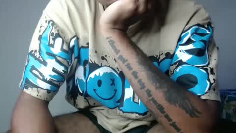 Snapshot of drako_monstercock chatting on 09/27/25, 06:46 drako_monstercock online show from 09/27/25, 06:46