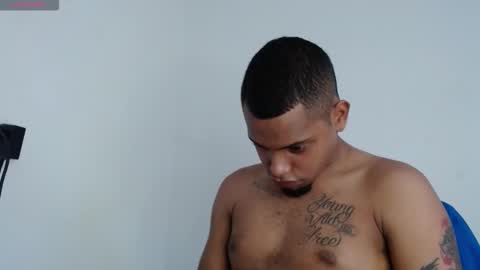 Snapshot of drako_monstercock chatting on 10/28/25, 08:33 drako_monstercock online show from 10/28/25, 08:33