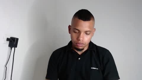 Snapshot of drako_monstercock chatting on 11/10/25, 05:17 drako_monstercock online show from 11/10/25, 05:17