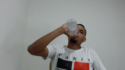 Snapshot of drako_monstercock chatting on 11/23/25, 05:29 drako_monstercock online show from 11/23/25, 05:29