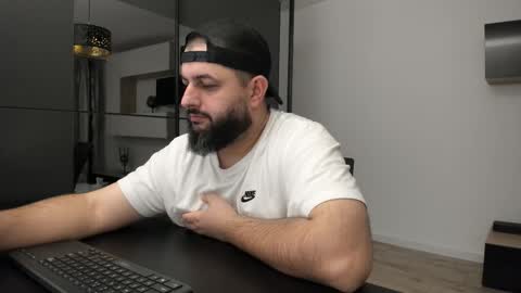 Snapshot of dravenpeak chatting on 10/29/25, 07:59 DravenPeak online show from 10/29/25, 07:59