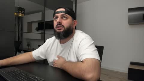 Snapshot of dravenpeak chatting on 10/31/25, 05:36 DravenPeak online show from 10/31/25, 05:36