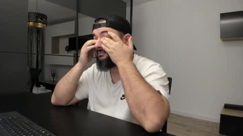 Snapshot of dravenpeak chatting on 11/05/25, 04:34 DravenPeak online show from 11/05/25, 04:34