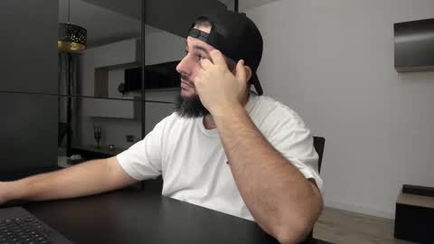 Snapshot of dravenpeak chatting on 11/09/25, 02:10 DravenPeak online show from 11/09/25, 02:10