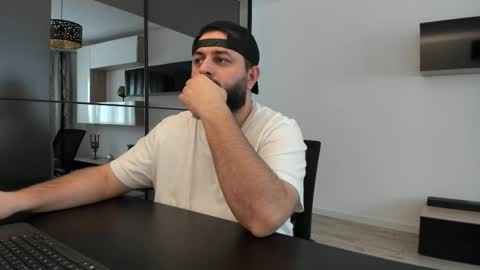 Snapshot of dravenpeak chatting on 11/16/25, 09:59 DravenPeak online show from 11/16/25, 09:59